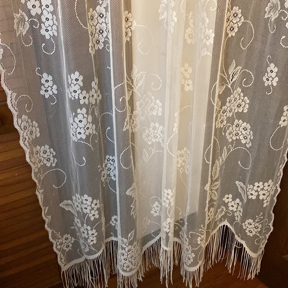 1 cream lace panel self valance 60x90 - Picture 2 of 4